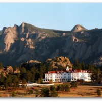 The-Stanley-Hotel-in-the-Rocky-Mountains